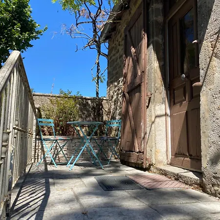 A La Campagne Flavin